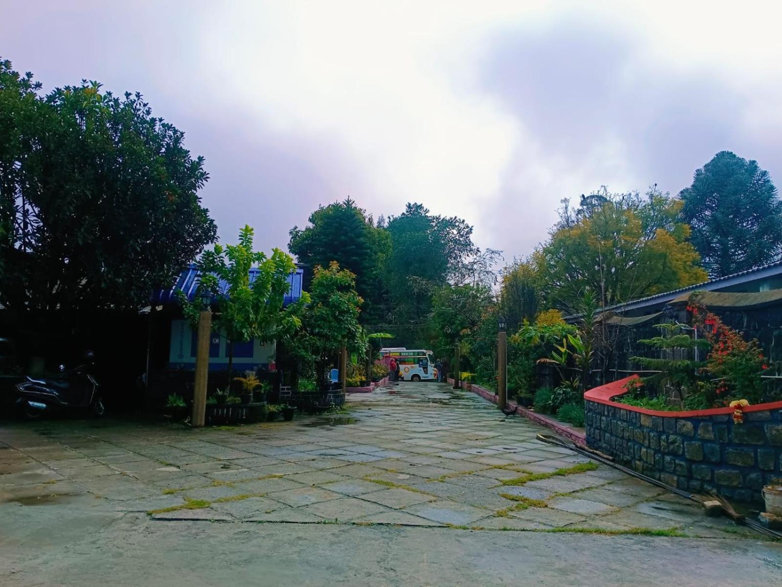 Vetrivel International By Brown Tree Resorts Kodaikanal Exterior foto